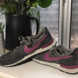 Nike Internationalist Tennis Shoes Size 7